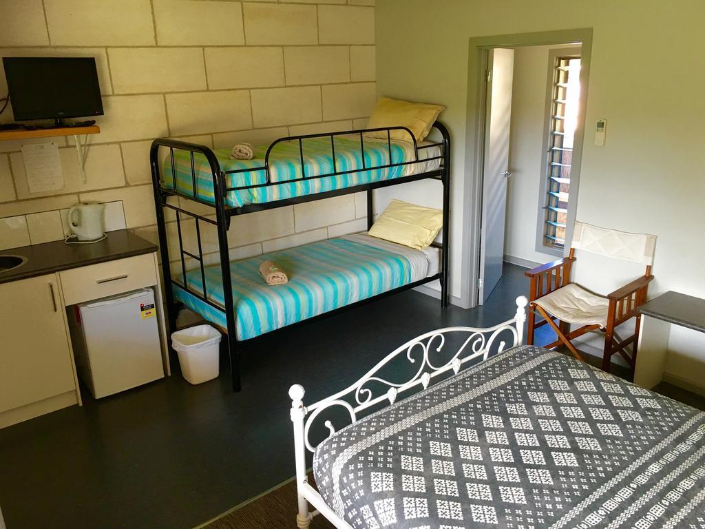 Port Campbell Guesthouse & Flash Packers ภายนอก รูปภาพ