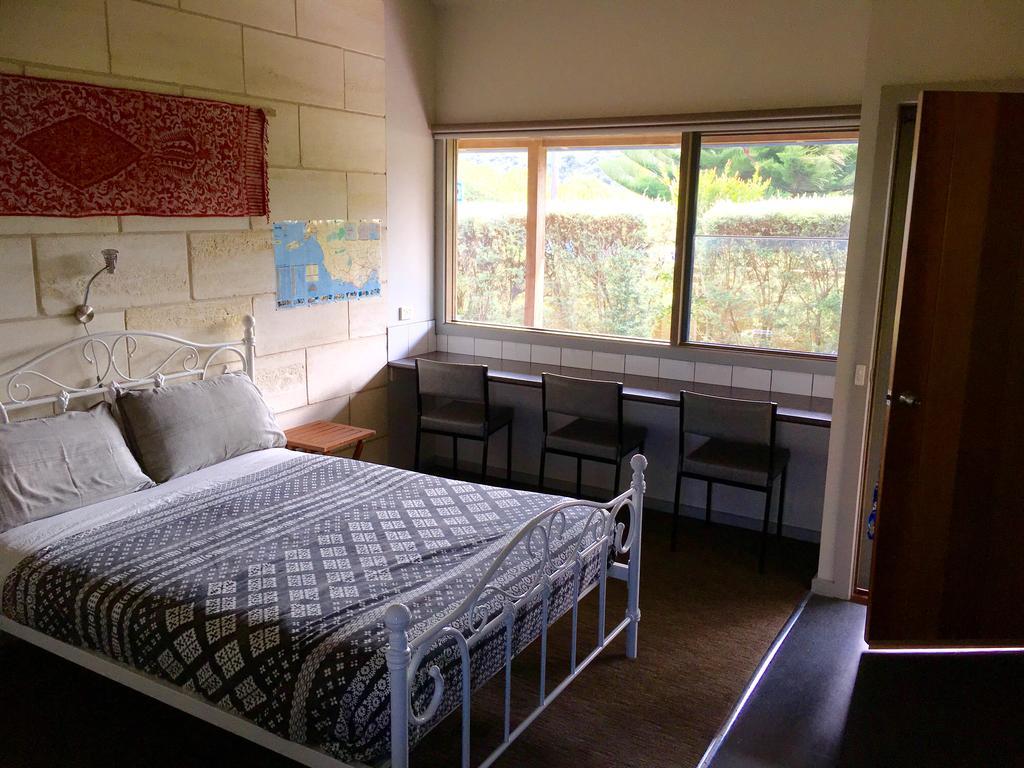 Port Campbell Guesthouse & Flash Packers ภายนอก รูปภาพ