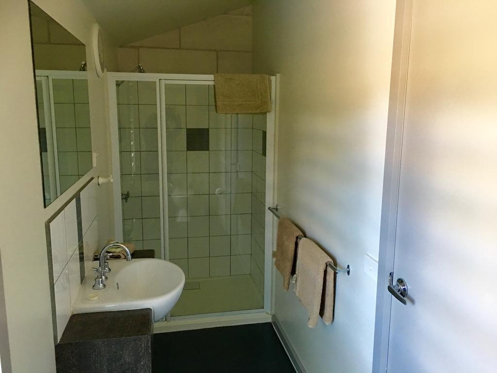 Port Campbell Guesthouse & Flash Packers ภายนอก รูปภาพ
