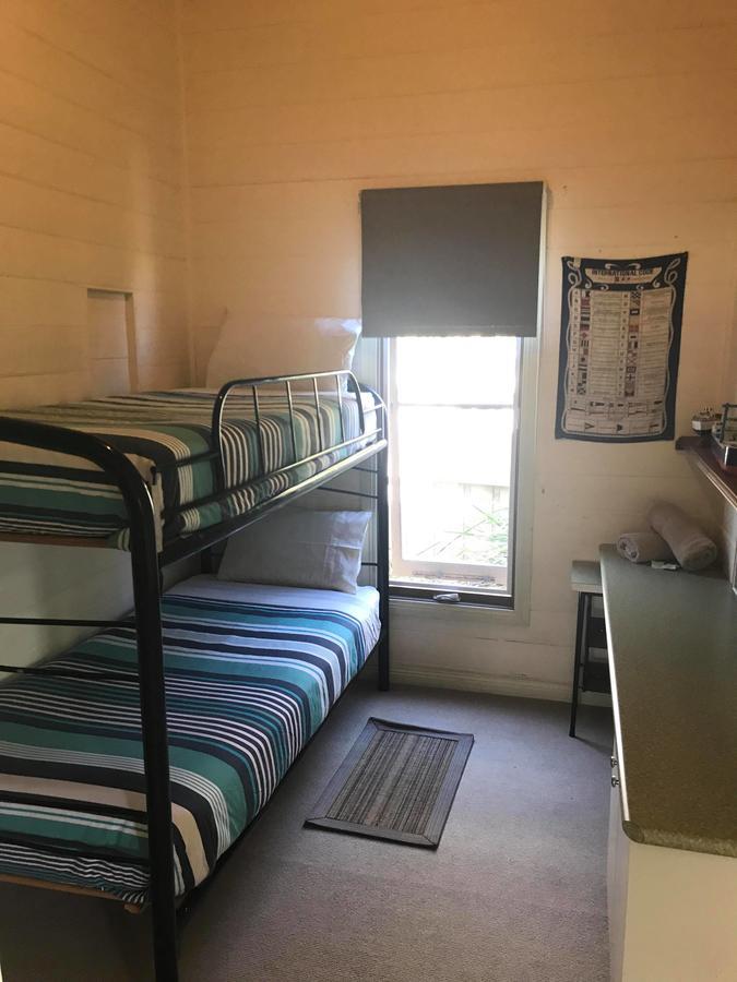 Port Campbell Guesthouse & Flash Packers ภายนอก รูปภาพ